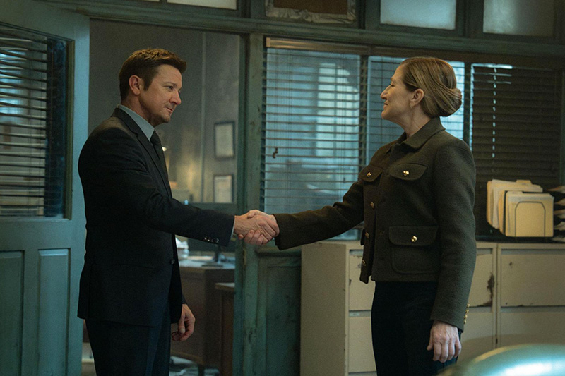 Mike (Jeremy Renner) greeting Nina Hobbes (Edie Falco) in Mayor of Kingstown Season 4
