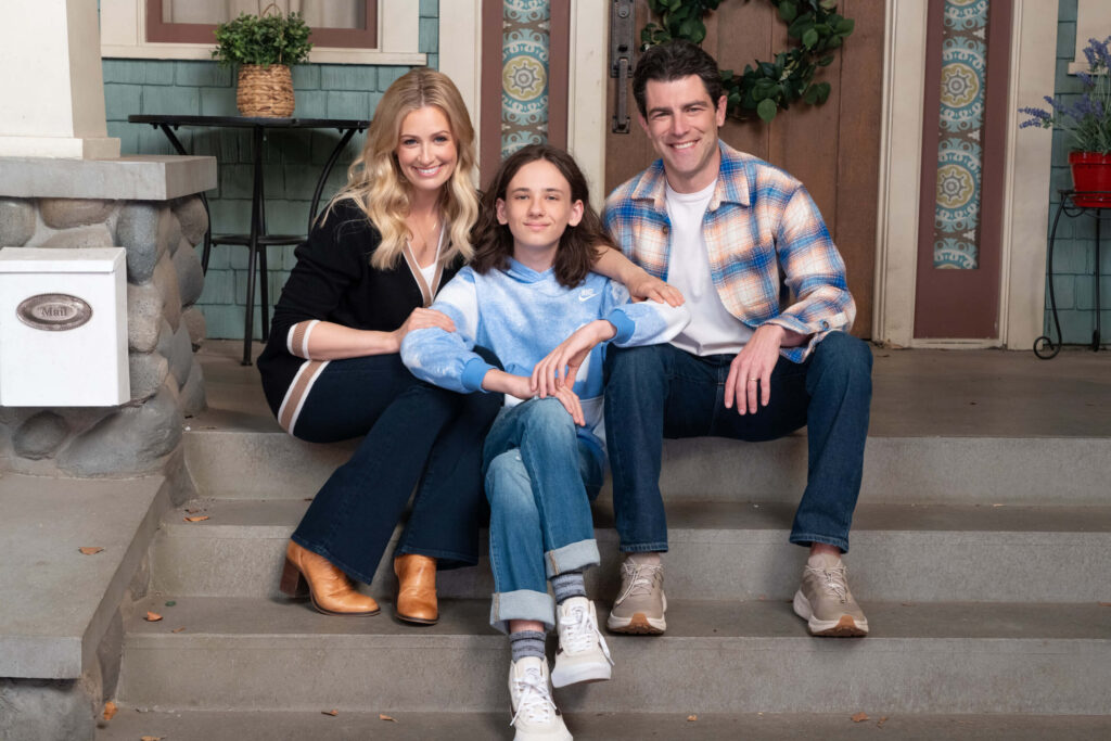 Max Greenfield, Beth Behrs, & Hank Greenspan in The Neighborhood