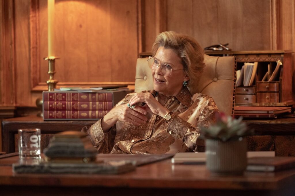 Annette Bening as Beulah Jackson