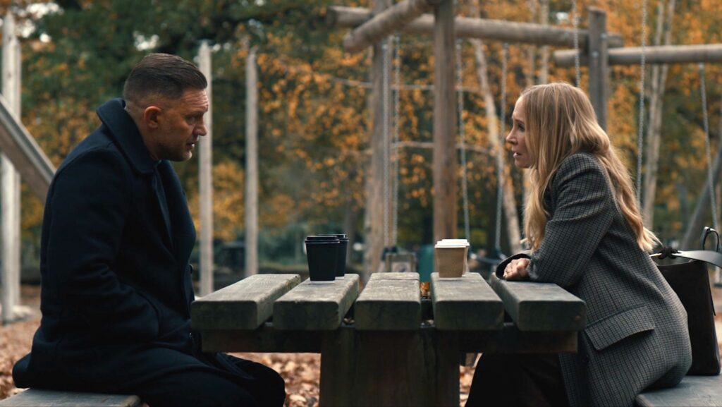 Harry Da Souza (Tom Hardy) and Jan Da Souza (Joanne Froggatt) take a stab (!) at a civil chat in MobLand.
